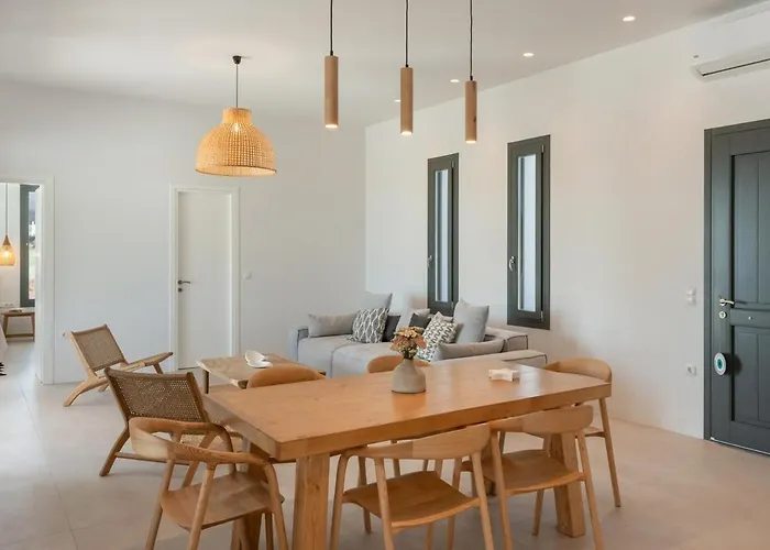 Near - 3br - Private Pool - Candia Nausa